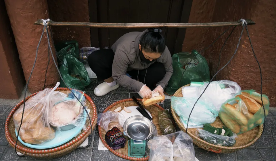 Bàn ăn tại Milano Coffee Đại Hòa